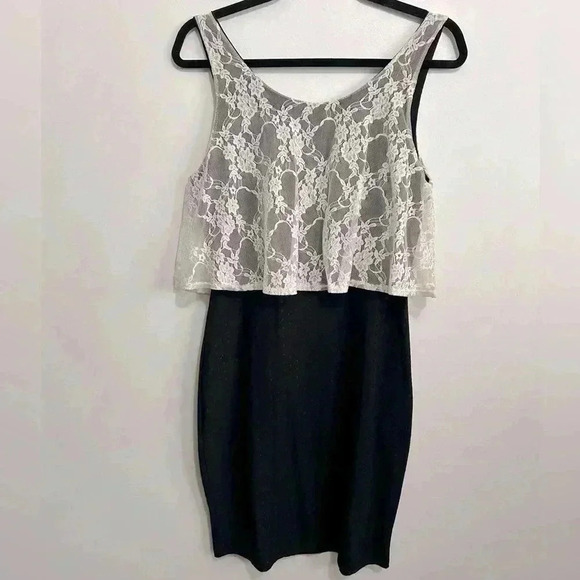 Honey Punch Women’s black 2 - in 1  Lace Overlay bodycon dress size M - Picture 3 of 3